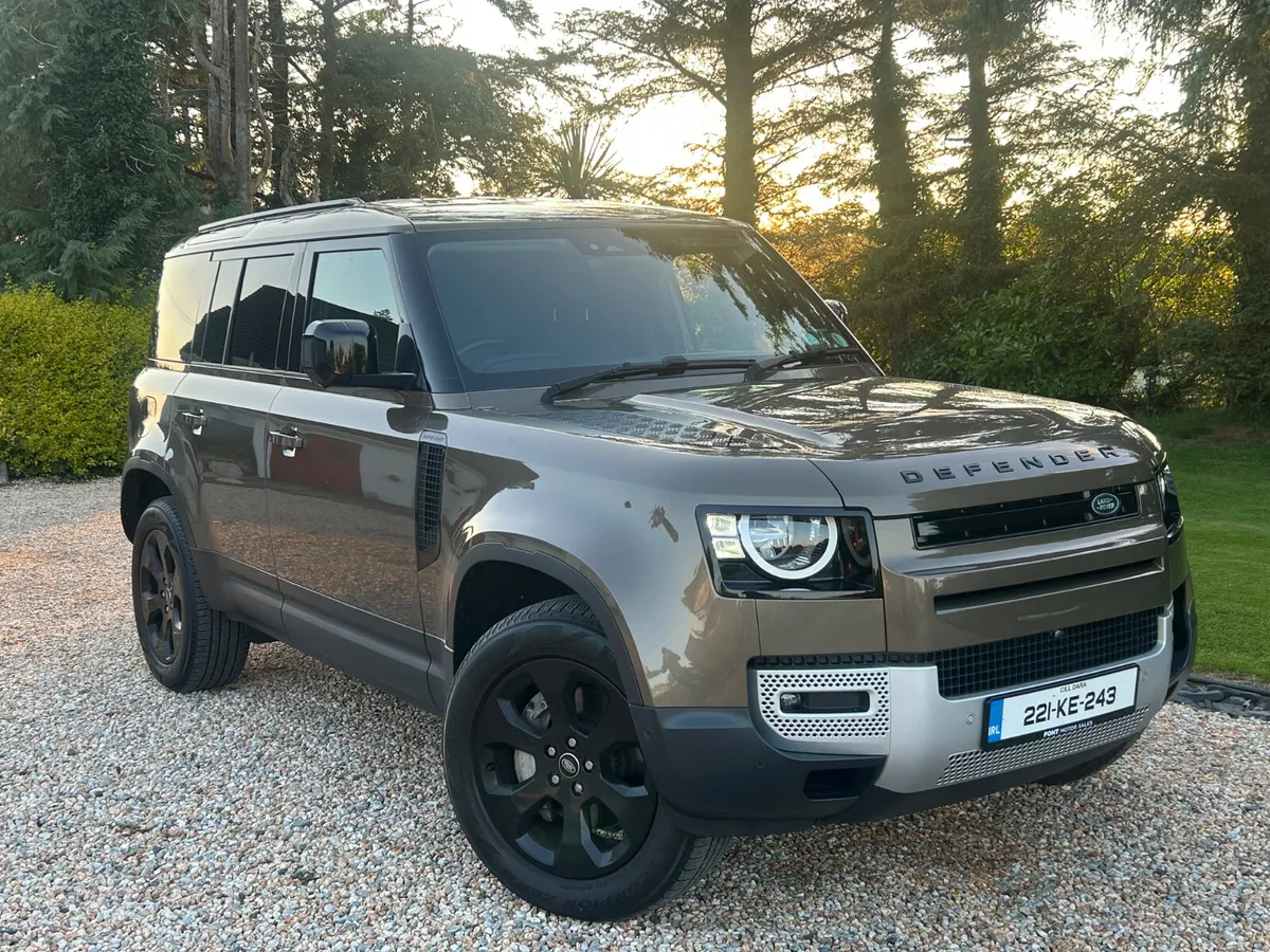 221 LANDROVER DEFENDER 110 3.0D - 3 SEATS - LOW KM - Image 1