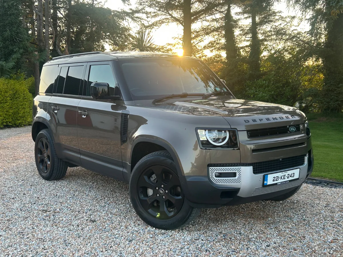 221 LANDROVER DEFENDER 110 3.0D - 3 SEATS - LOW KM - Image 2