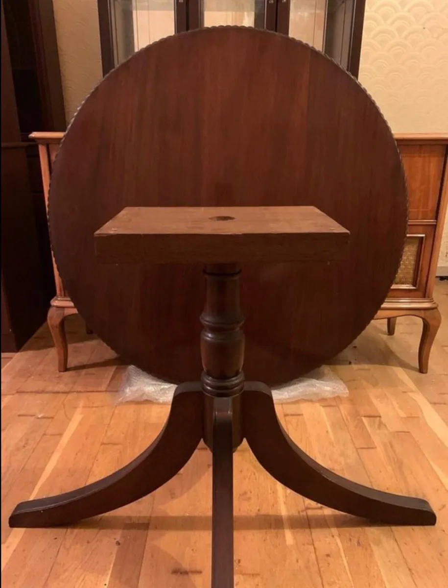 Round Dining table - Image 4