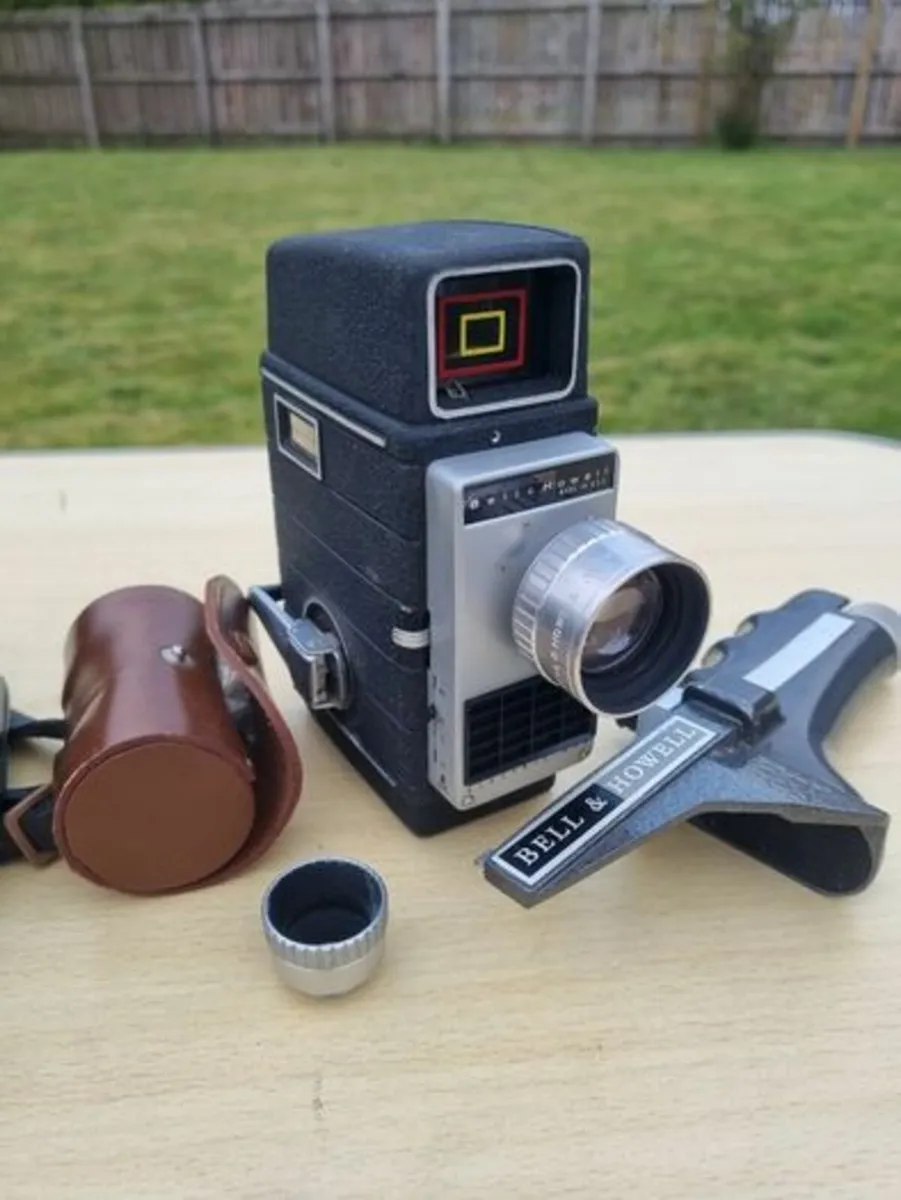 BELL & HOWELL Electric Eye Vintage camera - Image 3