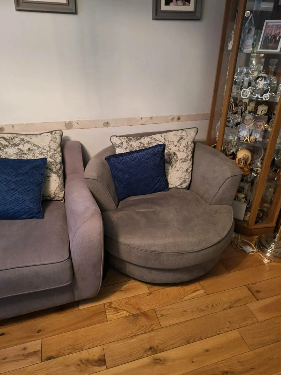 Suite - Image 1