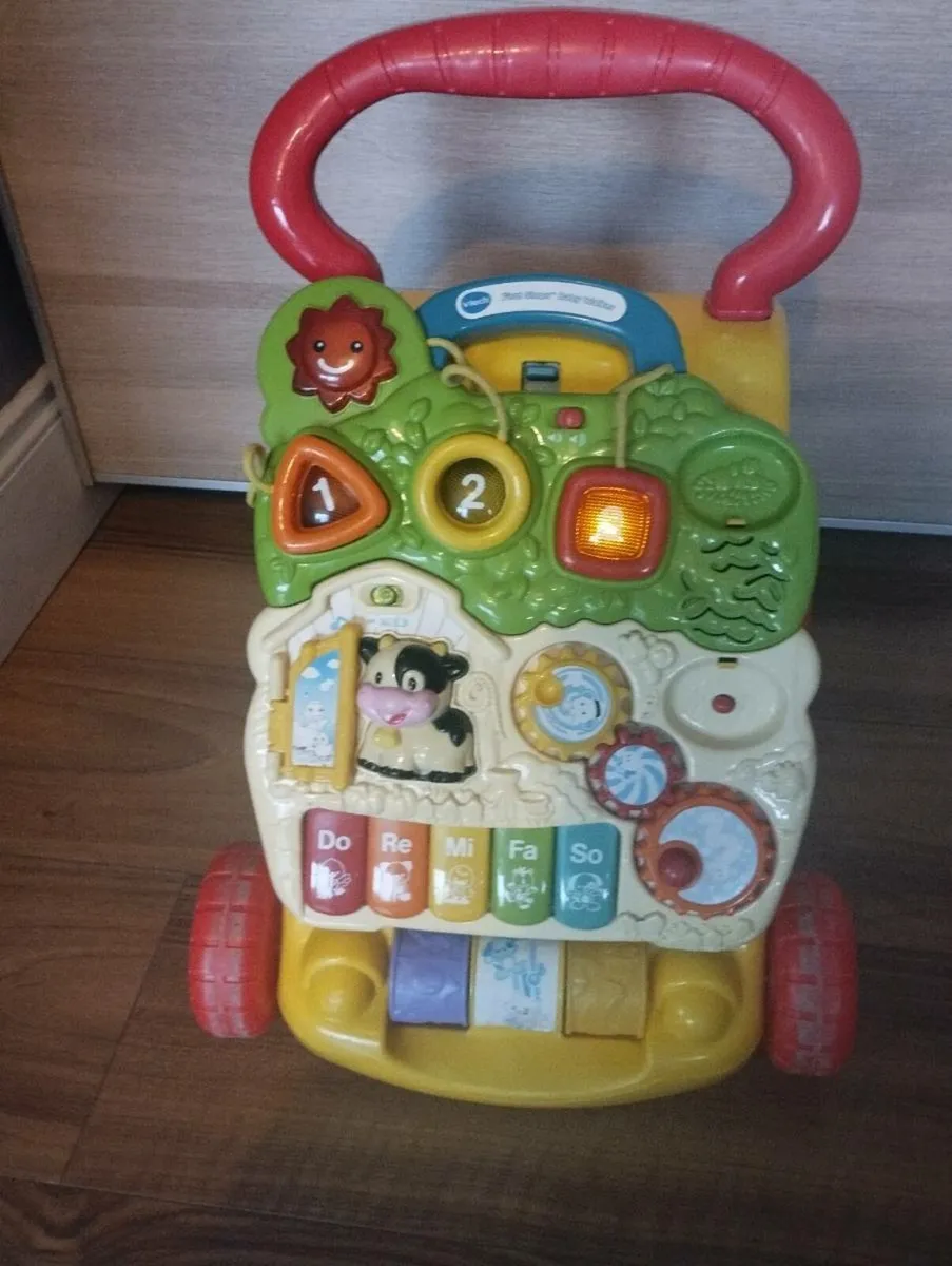 Assortment of children's toys - Image 2