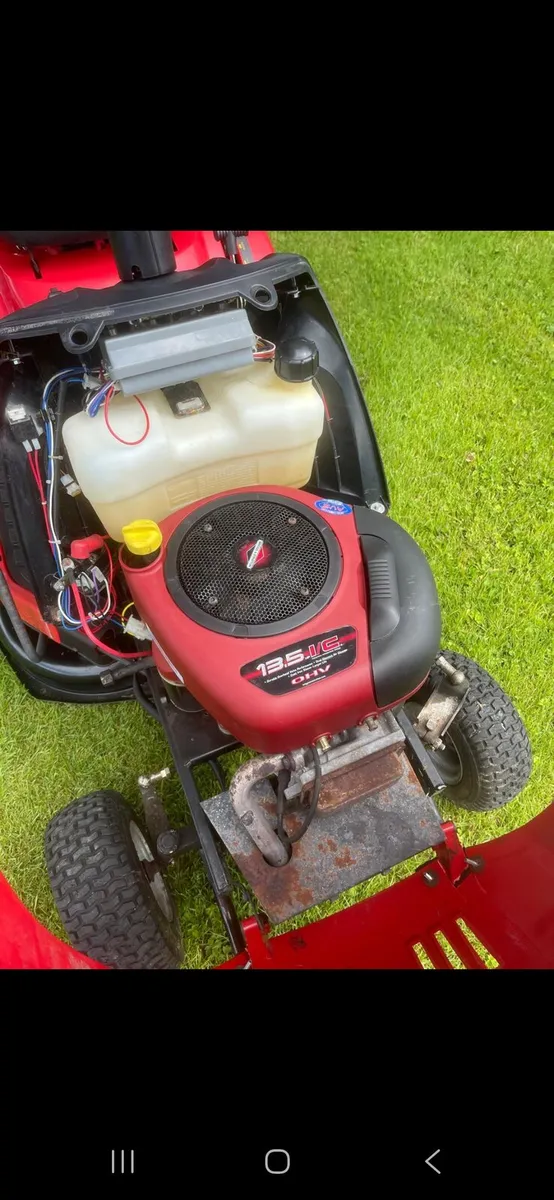 Mountfield ride on mower - Image 4