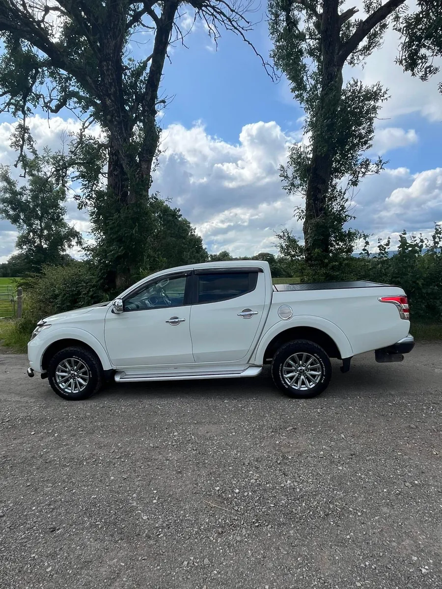 171 Mitsubishi L200 2.4 Di-D Barbarian *No Vat* - Image 2