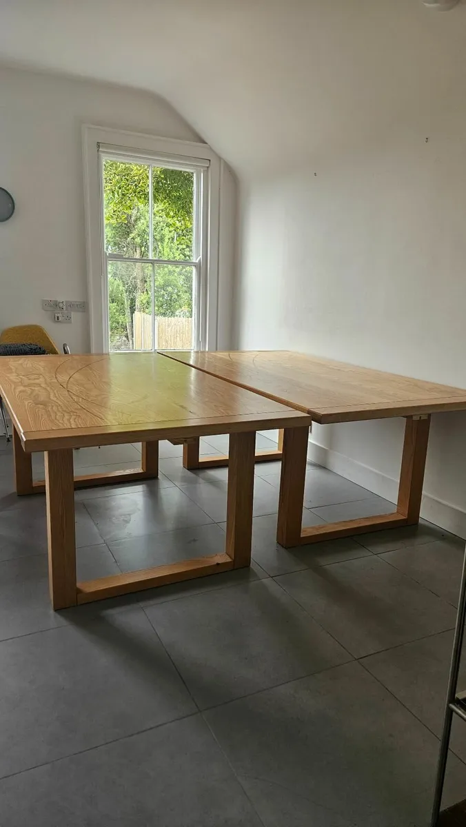 Dining table - Image 2