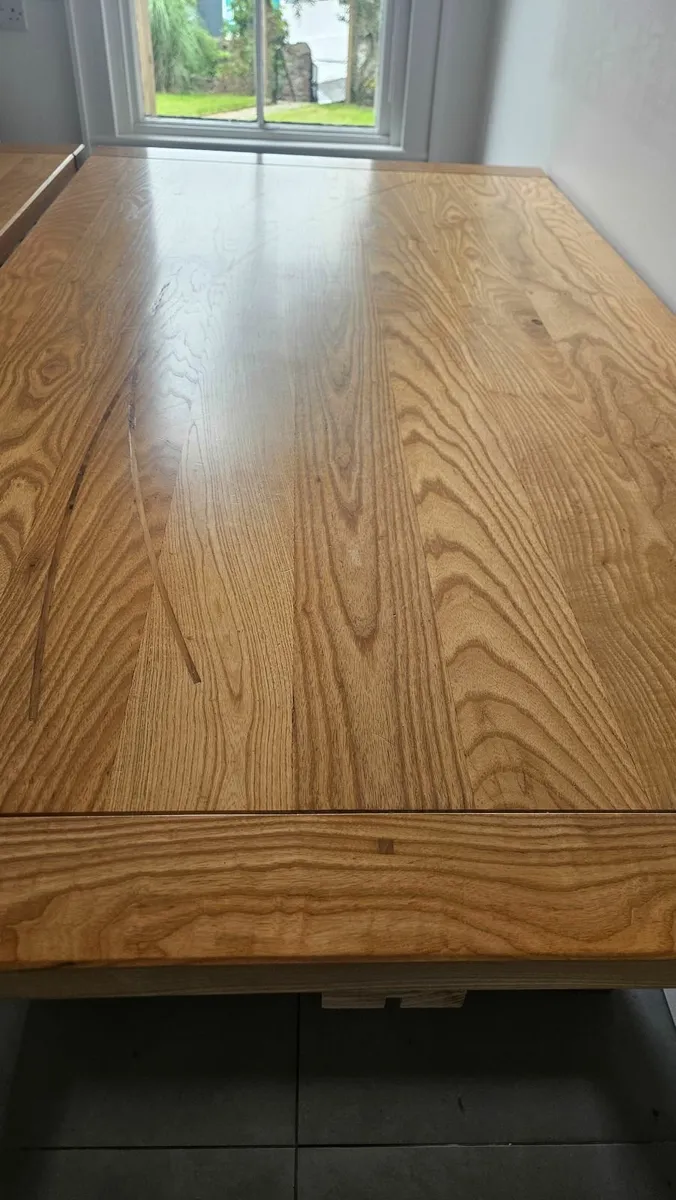 Dining table - Image 4