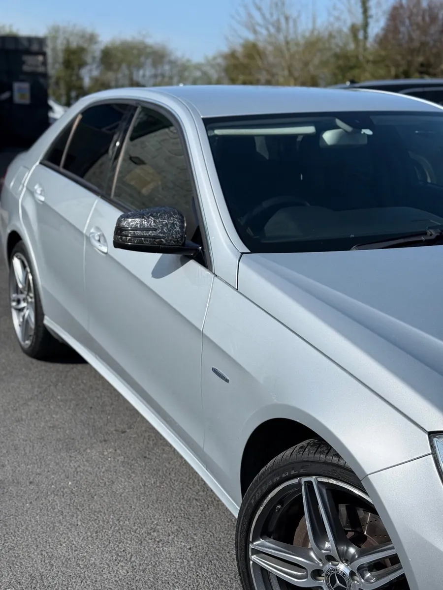 Mercedes-Benz E-Class 2009 - Image 2