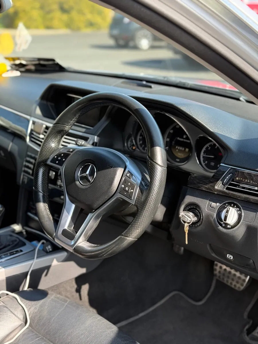 Mercedes-Benz E-Class 2009 - Image 3
