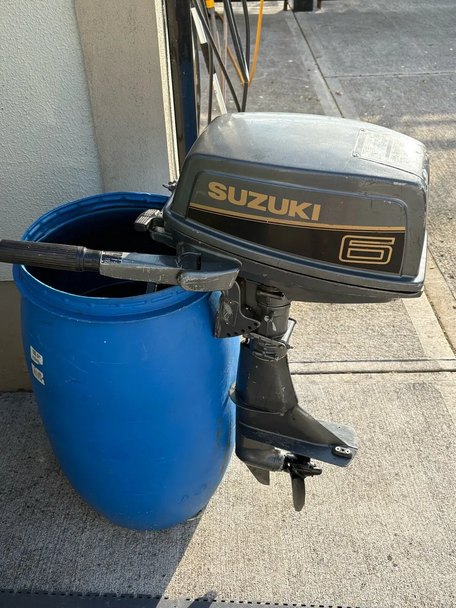 Suzuki 6hp outboard boat engine - Image 1