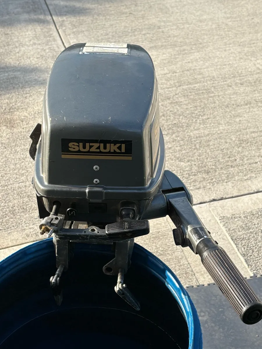 Suzuki 6hp outboard boat engine - Image 3
