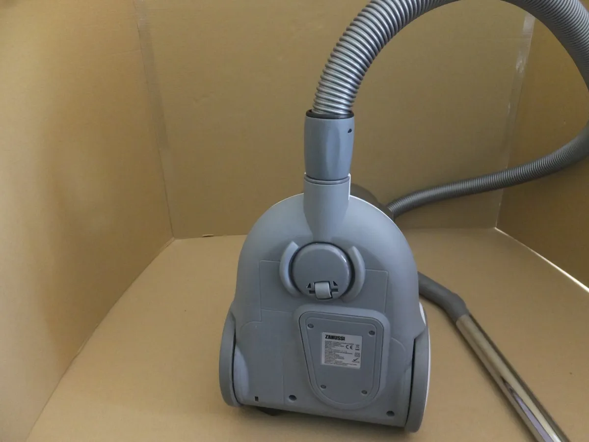 ZANUSSI vacuum cleaner - Image 2