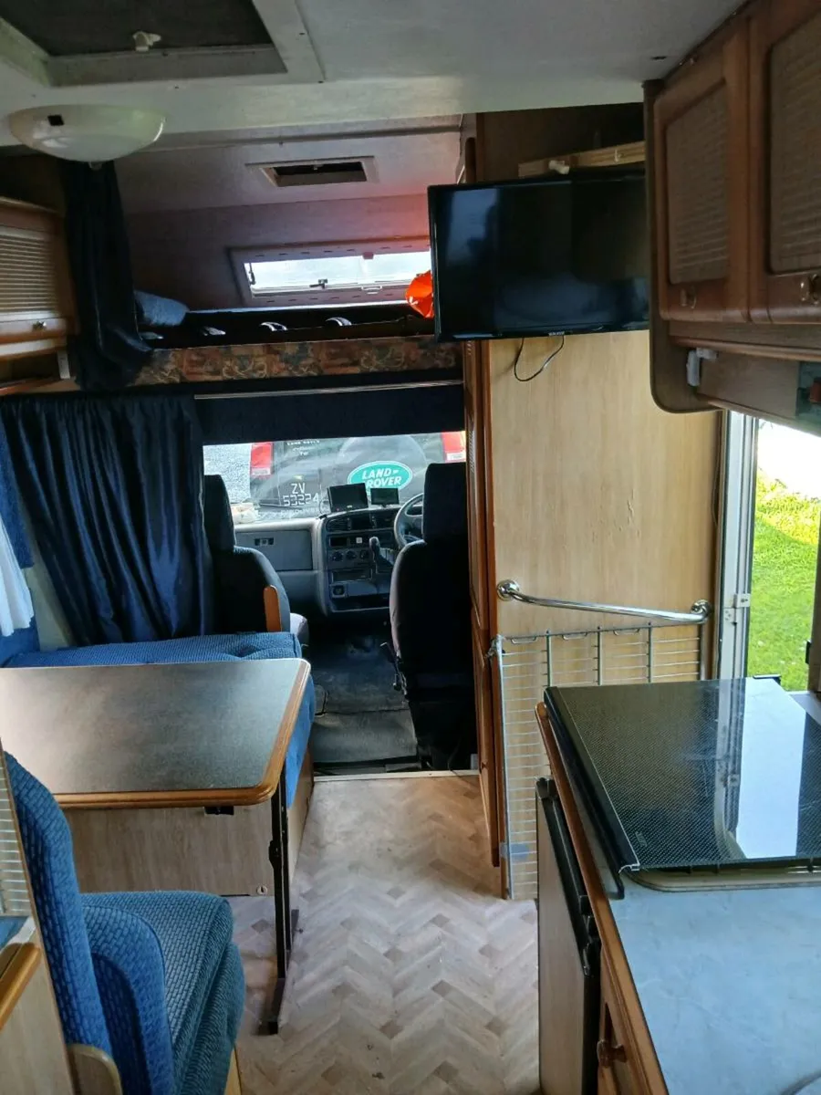 Campervan 6 berth - Image 4