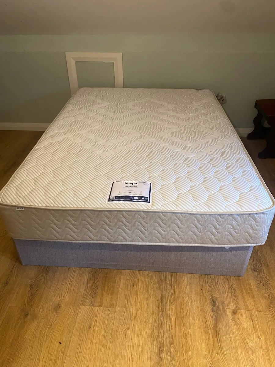 Double bed - Image 1