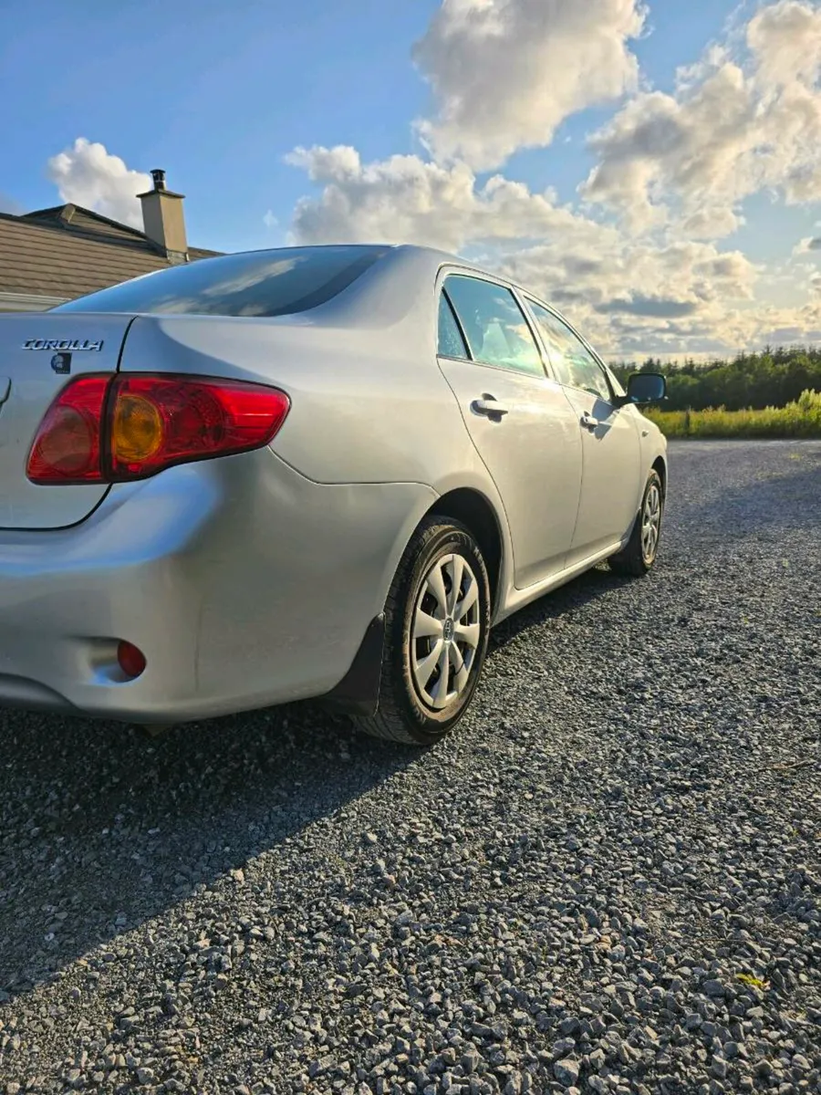 Toyota corolla - Image 4