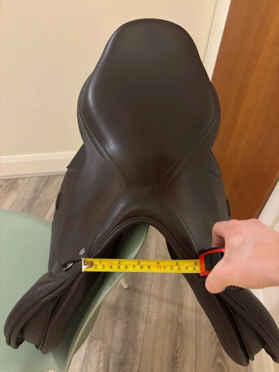 17” Medium Brown GP Selleria de Garda Saddle - Image 3
