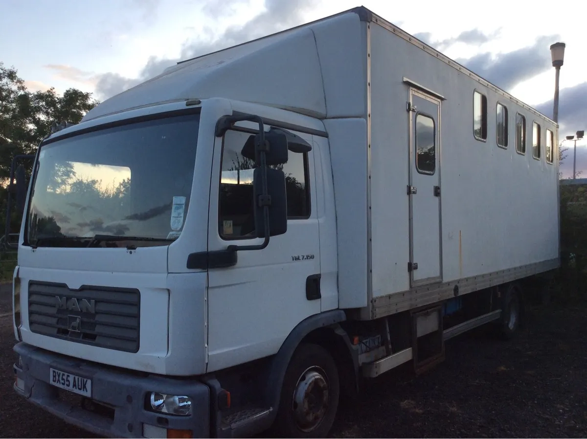 Horse lorry - Image 1