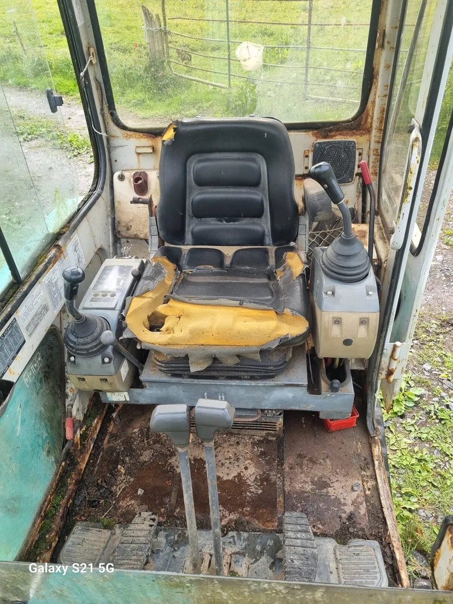 3T Kobelco Digger - Image 4