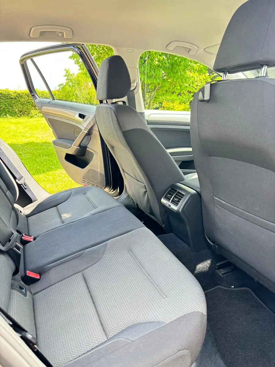 Volkswagen Golf - Image 4