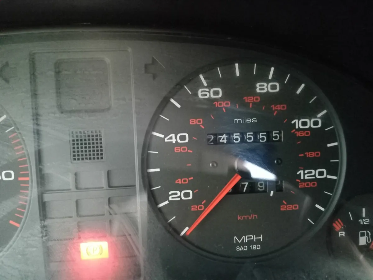 Audi A4 1996 - Image 2
