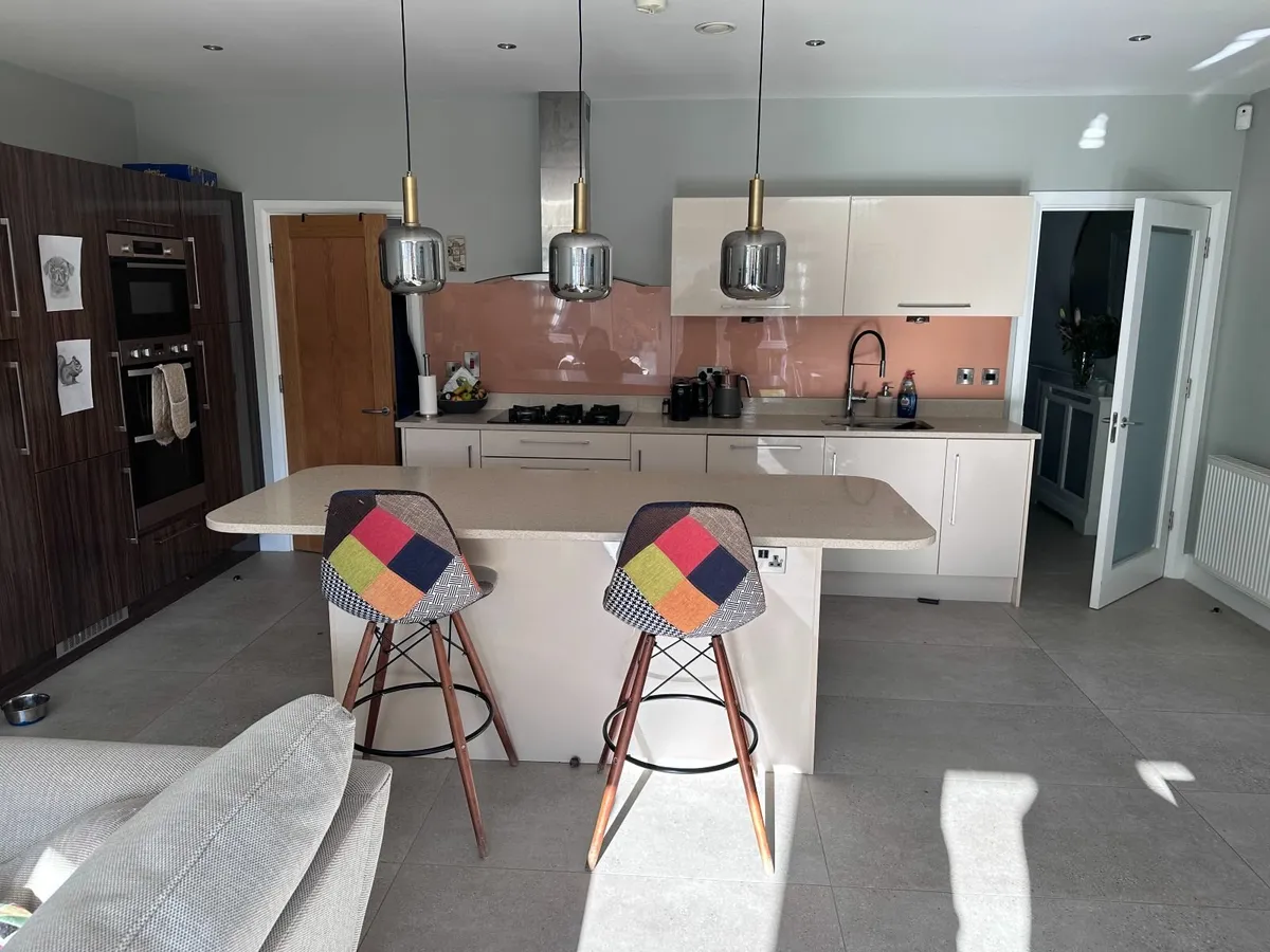 Modern Kitchen for sale - Image 4