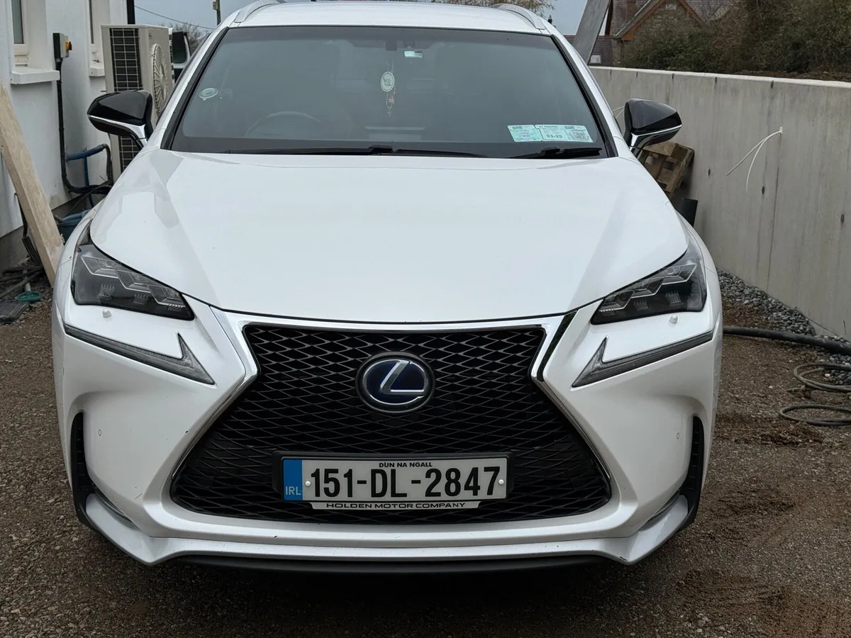 Lexus NX300H - Image 2