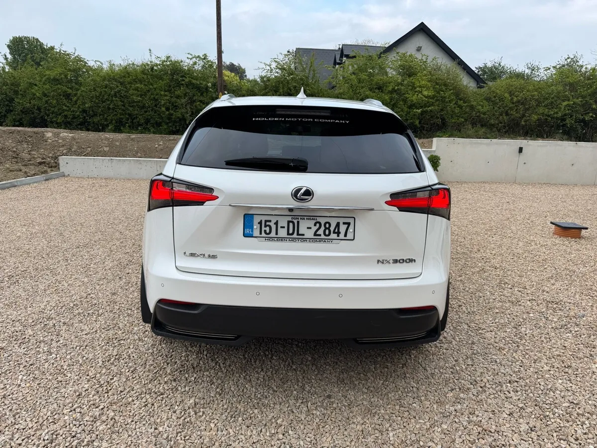 Lexus NX300H - Image 3