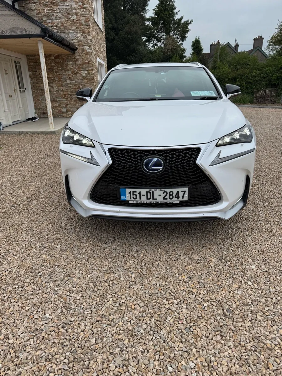 Lexus NX300H - Image 4