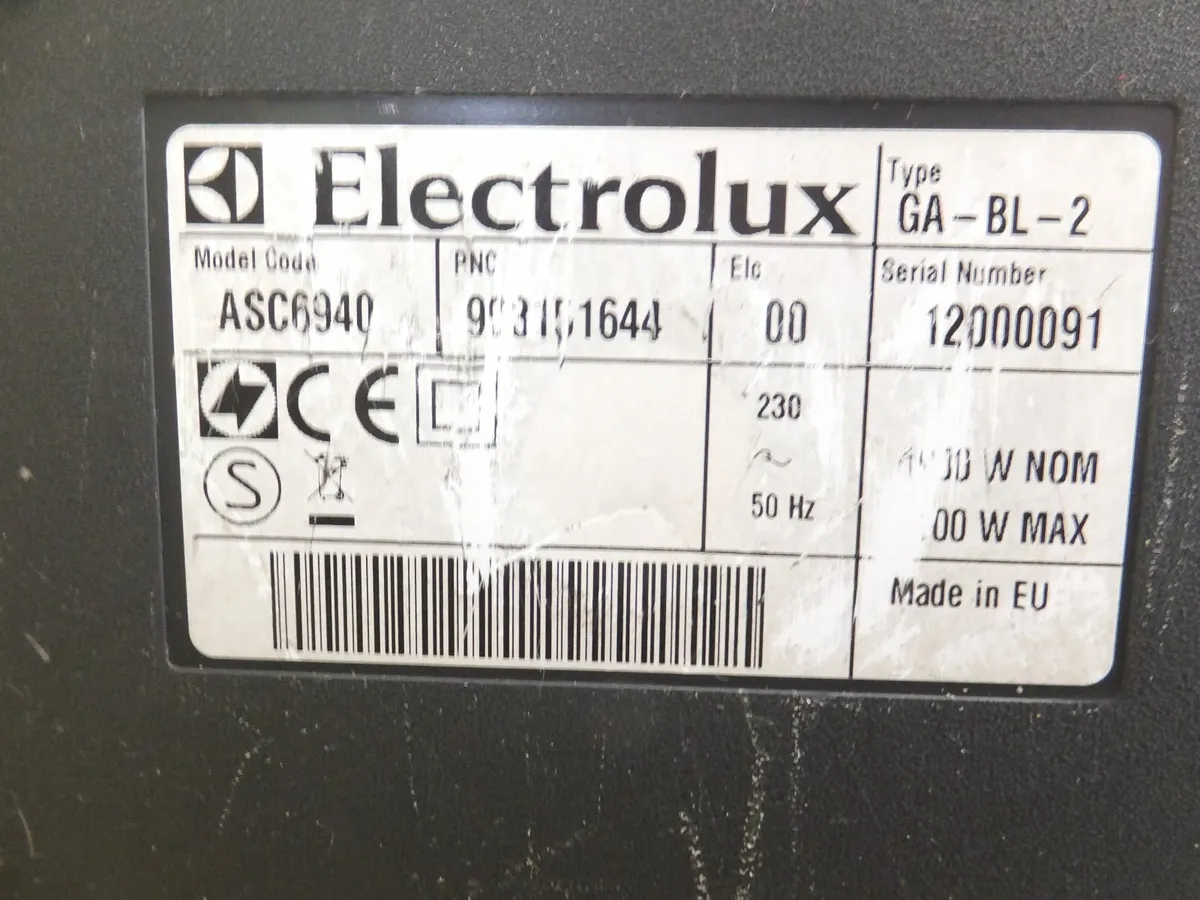 ELECTROLUX vacuum cleaner - Image 3