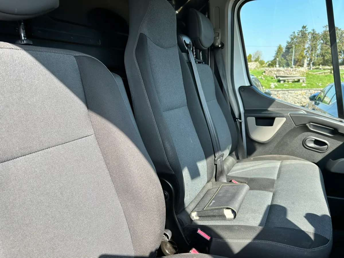 Renault master 2.3 DCI LWB **price plus vat** - Image 4
