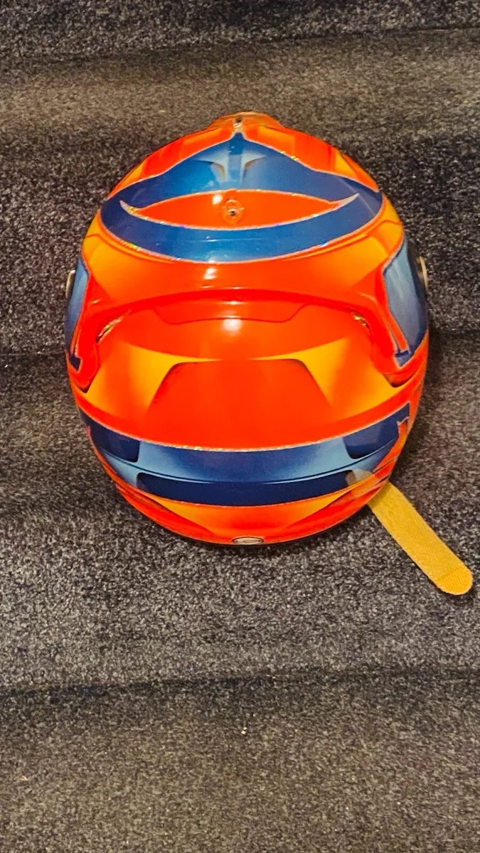 Arai GP6 helmet only been used 2 times - Image 2