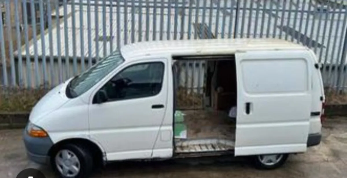 I buy all toyota hiace vans - Image 4