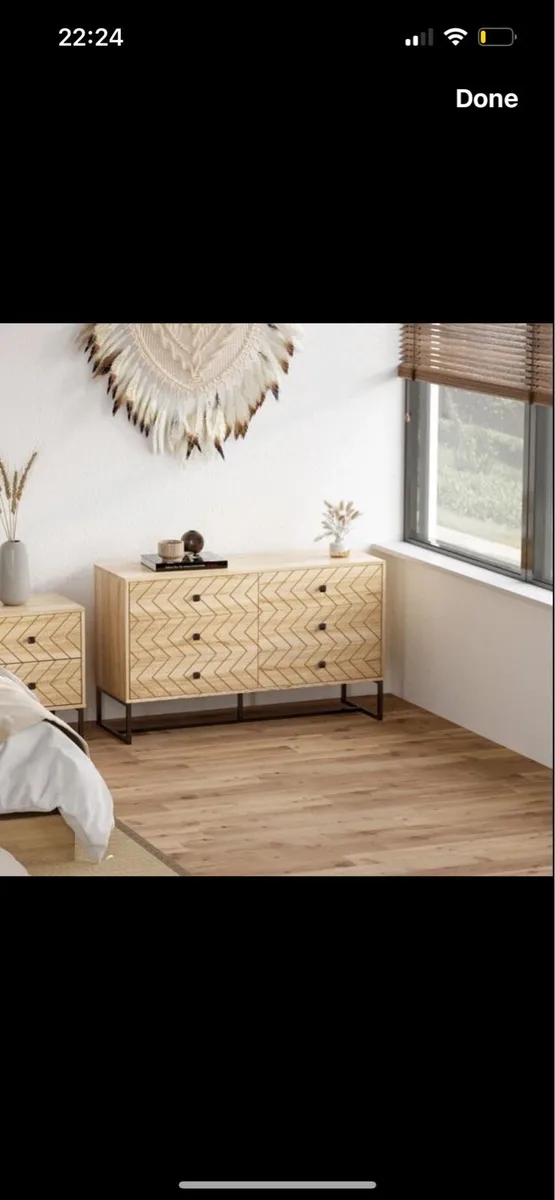 Chest of Drawers and 2 x matching bedside lockers - Image 1