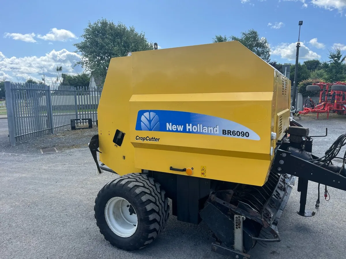 New Holland  BR6090 - Image 3