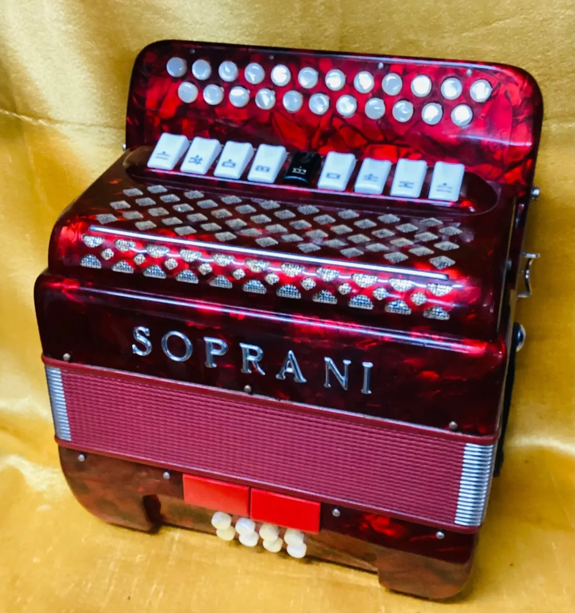 V SOPRANI C#/D 4 VOICE BUTTON ACCORDION USED - Image 1