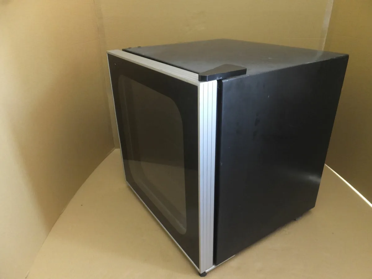 Mini drinks fridge - Image 2