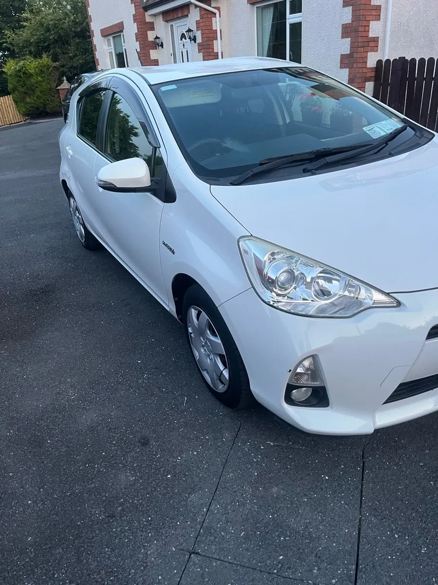 2014 Toyota Aqua - Image 1