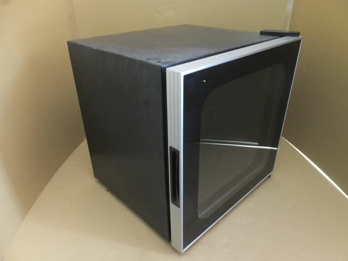 Mini drinks fridge - Image 1