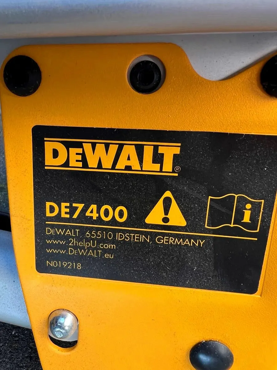 DeWalt DWE7492 Table Saw with DE7400 Rolling Stand - Image 2