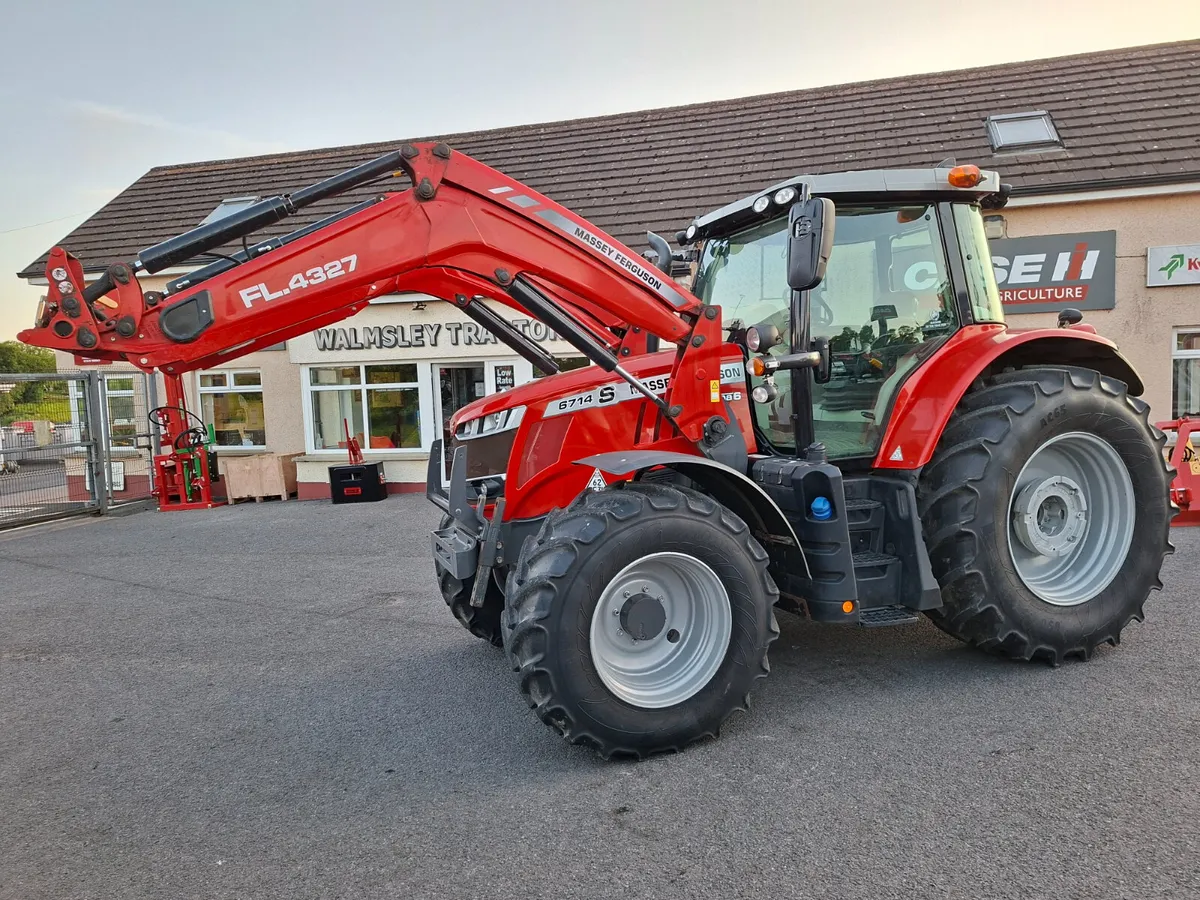 2022 MASSEY FERGUSON 6714S & LOADER - Image 2