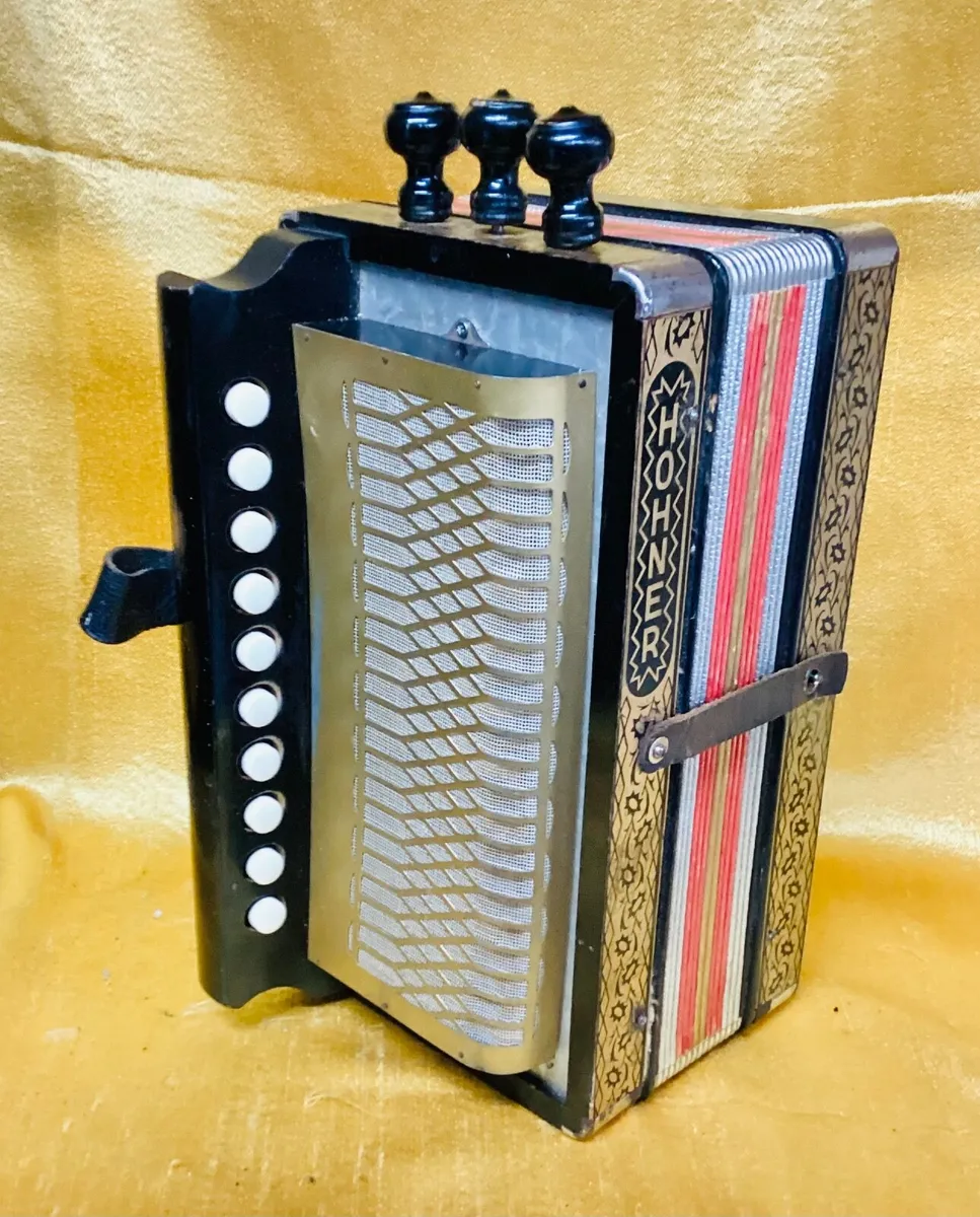 HOHNER HA113D 3 STOP CAJUN MELODEON KEY D USED - Image 1