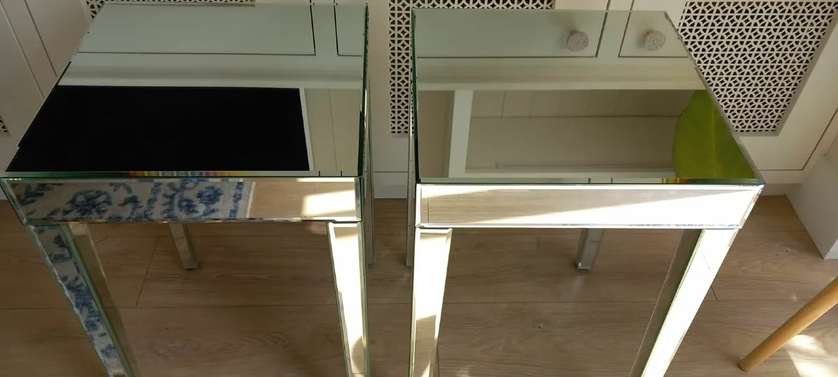 Two mirrored side tables - Image 4