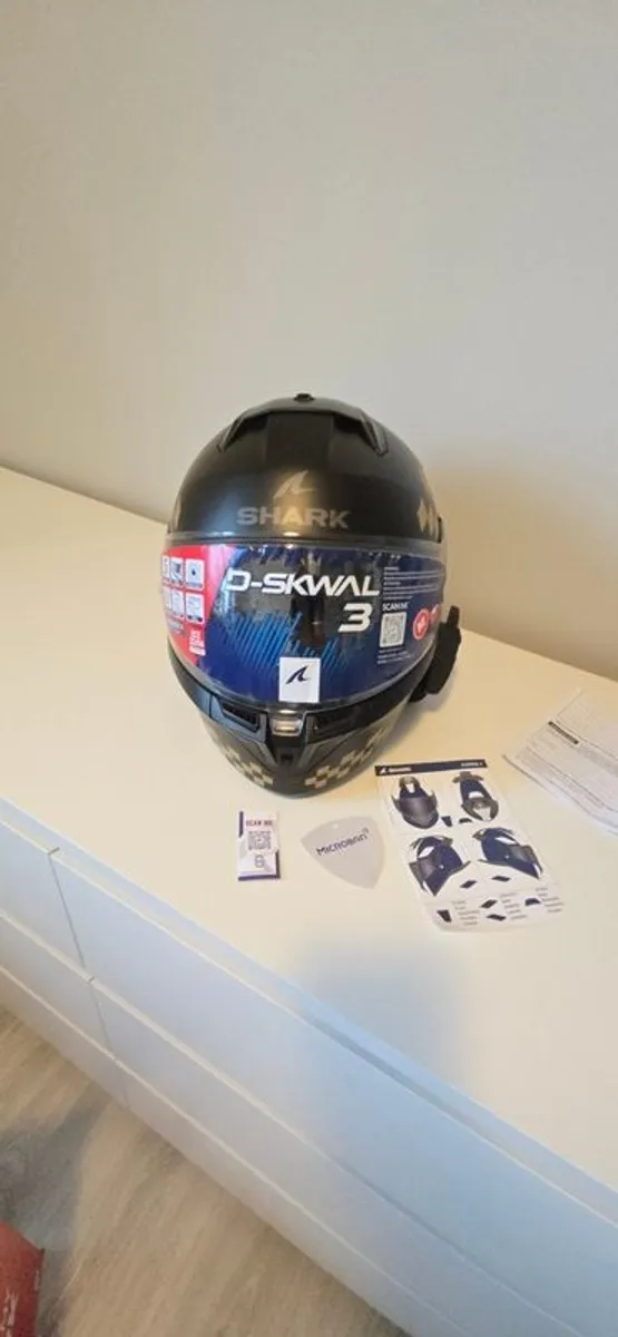 Helmet - Image 2