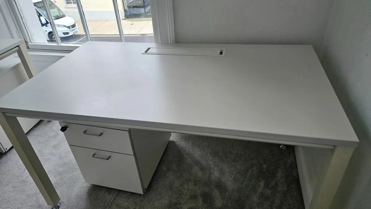 Desk - Image 3