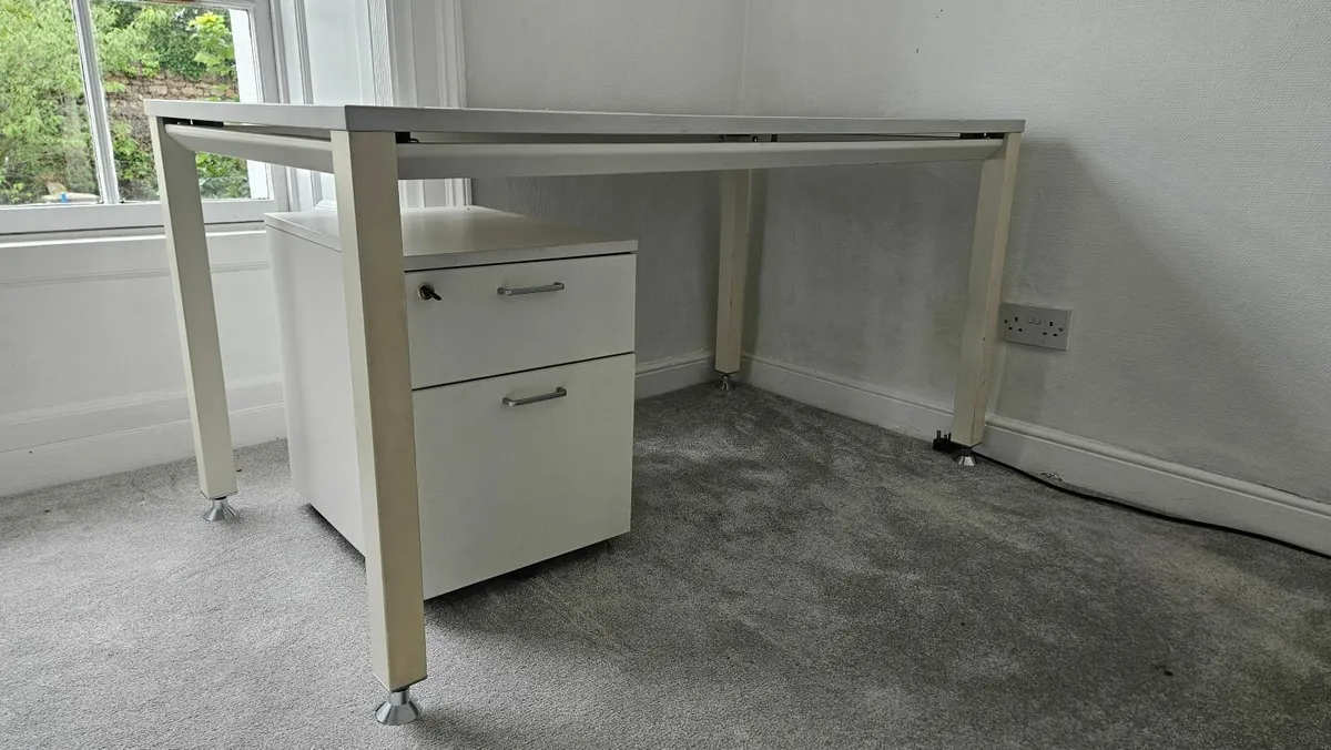 Desk - Image 4