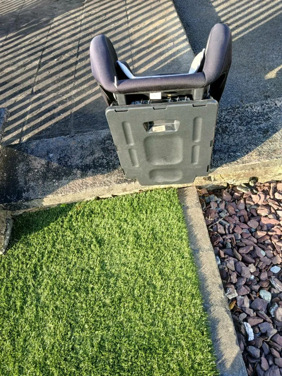Car seat - Image 3