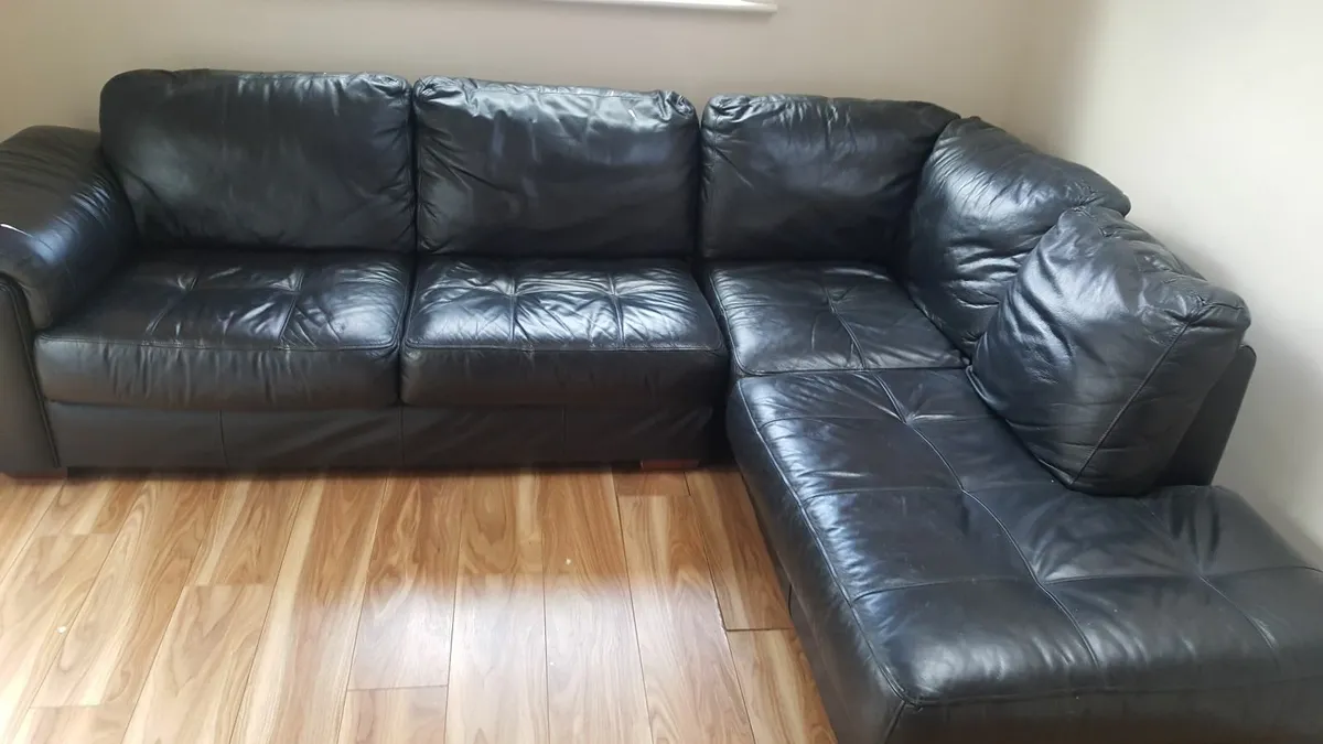 Corner couch - Image 1