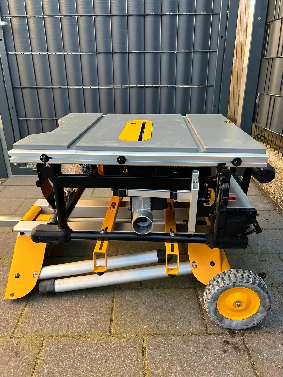 DeWalt DWE7492 Table Saw with DE7400 Rolling Stand - Image 3