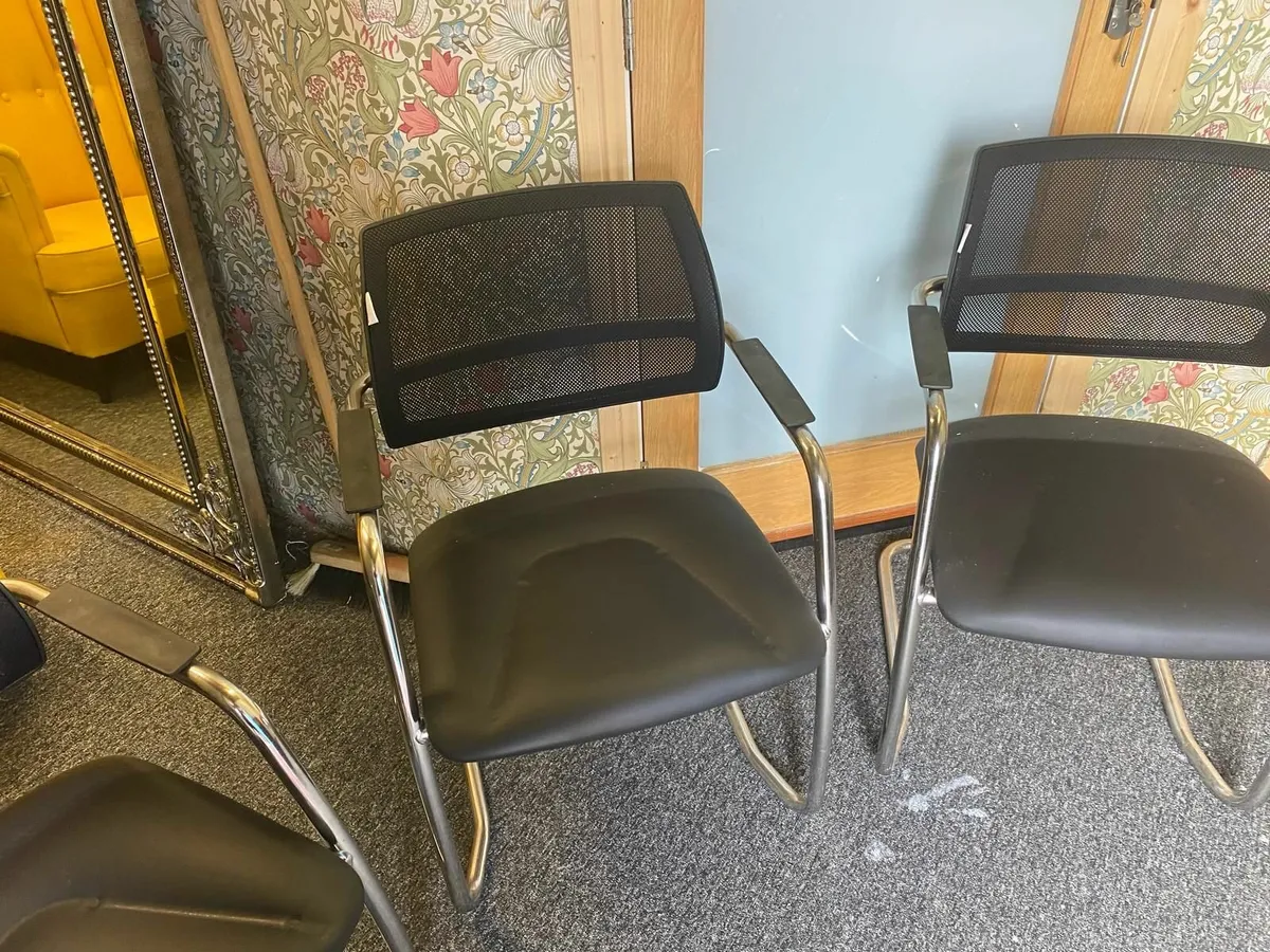 Set of four high-quality boardroom/office chairs - Image 2