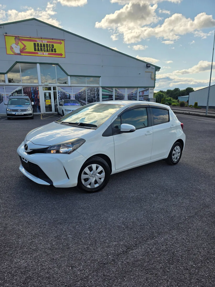 Low Mileage Toyota Vitz 2016 - Image 2