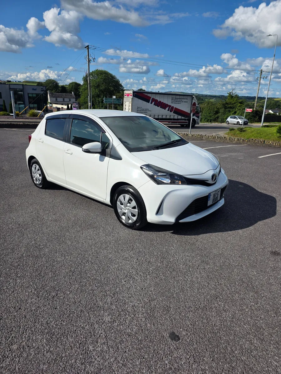 Low Mileage Toyota Vitz 2016 - Image 4